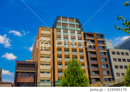 【京都風景】五条通りの空とビル群（河原町五条から堀川五条まで） 128486176