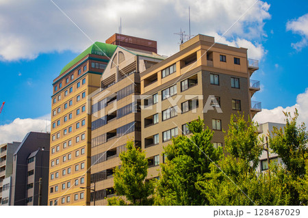 【京都風景】五条通りの空とビル群（河原町五条から堀川五条まで） 128487029
