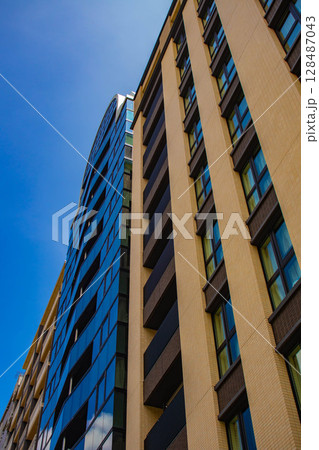 【京都風景】五条通りの空とビル群（河原町五条から堀川五条まで） 128487043