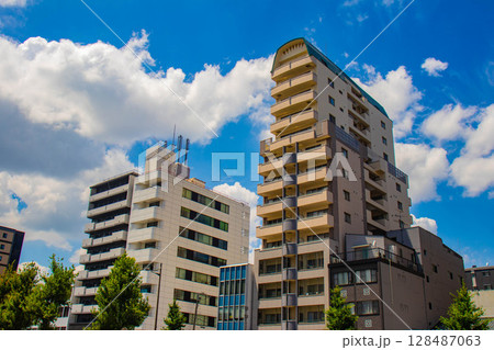 【京都風景】五条通りの空とビル群(河原町五条から堀川五条まで) 【京都風景】五条通りの空とビル群(河原町五条から堀川五条まで) 128487063