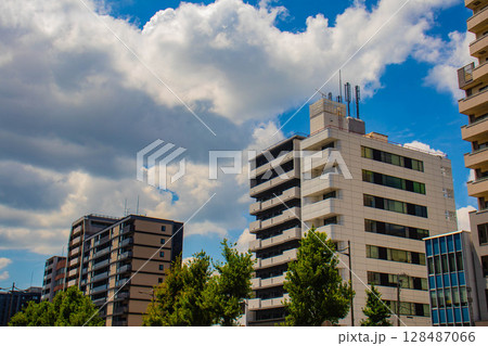 【京都風景】五条通りの空とビル群（河原町五条から堀川五条まで） 128487066