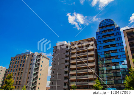 【京都風景】五条通りの空とビル群(河原町五条から堀川五条まで) 【京都風景】五条通りの空とビル群(河原町五条から堀川五条まで) 128487099