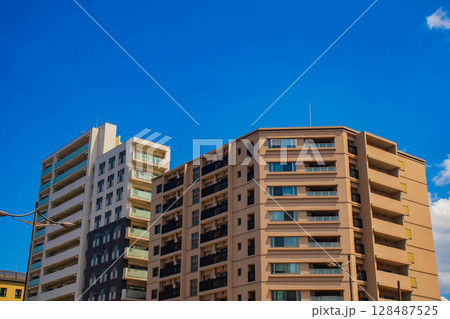 【京都風景】五条通りの空とビル群(河原町五条から堀川五条まで) 【京都風景】五条通りの空とビル群(河原町五条から堀川五条まで) 128487525