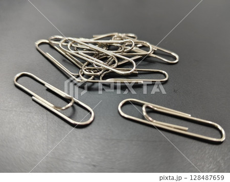 paper clip 128487659