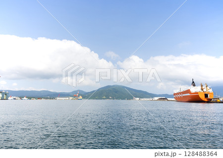 福井県敦賀港の風景 128488364