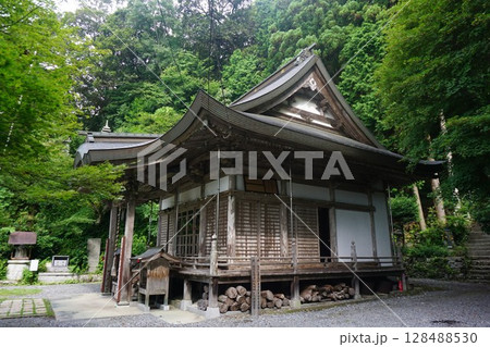 岡山県津山市の標高600mにある「萬福寺」：本堂 128488530