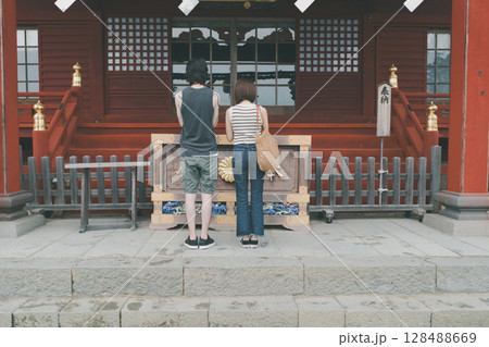 inbound tourist 128488669