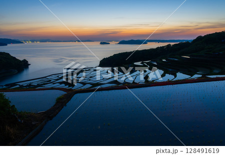 玄海灘の絶景　土谷棚田 128491619