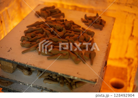 Many rustic clay in the kiln Many rustic clay in the kiln 128492904