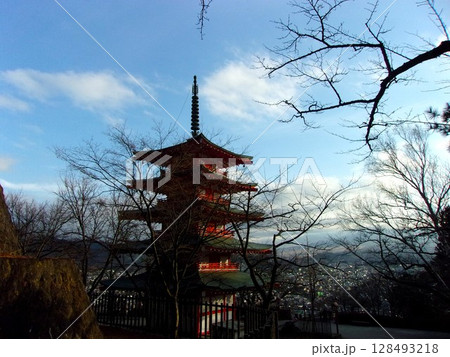 新倉山浅間公園の忠霊塔 新倉山浅間公園の忠霊塔 128493218