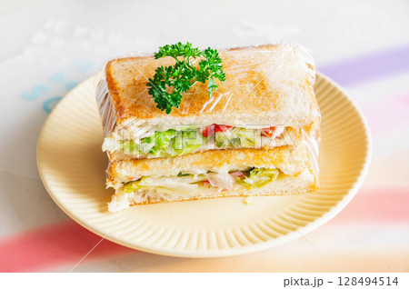 カニカマサラダのホットサンド 128494514