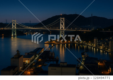関門海峡と関門橋　夜景 128494771