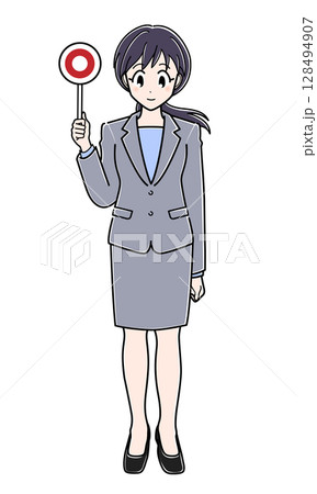 丸の札を持つスーツのOLさん 128494907