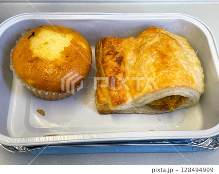 ネパール航空　成田～カトマンズ間の軽食 128494999