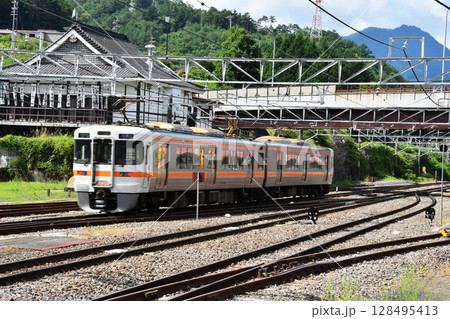 木曾福島駅_313系 128495413