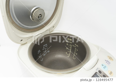 古い炊飯器 古い炊飯器 128495477