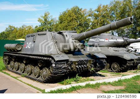 Soviet anti tank self-propelled unit SU-152 128496590