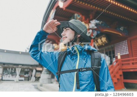 inbound tourist 128496603