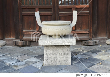 香炉（南宗寺／大阪府堺市堺区南旅篭町東） 128497552