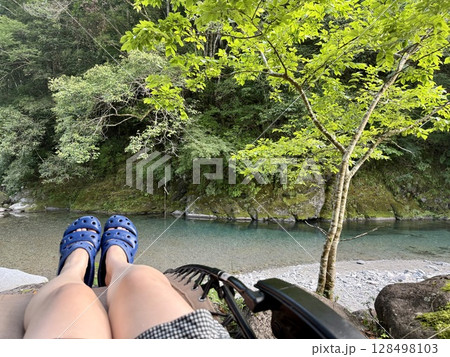 大自然の中でととのう 128498103