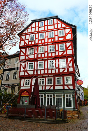ドイツ・マールブルク旧市街 ドイツ・マールブルク旧市街 128499629