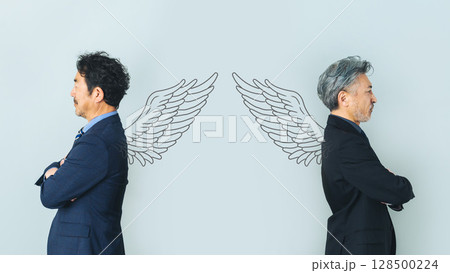 対立する右翼と左翼 対立する右翼と左翼 128500224