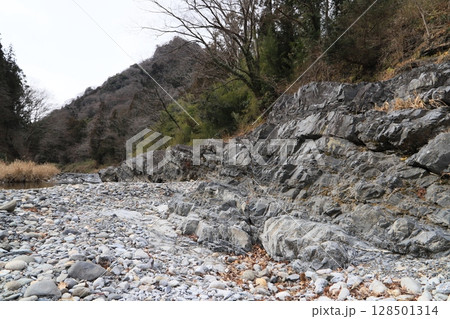 宮室の逆転層 128501314