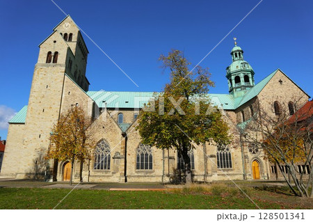 ドイツ・ヒルデスハイムの聖マリア大聖堂 128501341
