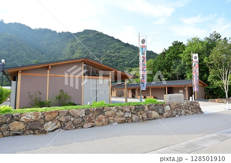 岐阜城楽市 飲食店や物販店が集まる商業施設 岐阜城楽市 飲食店や物販店が集まる商業施設 128501910