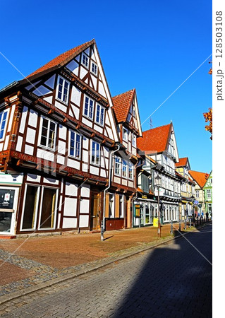 ドイツ・ツェレ旧市街 128503108
