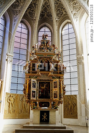 ドイツ・ツェレのプロテスタント教会 128503118