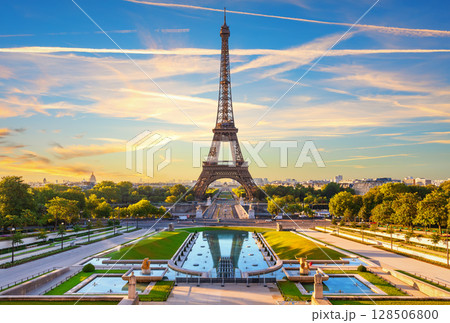 Eiffel Tower beautiful view, famous image of Paris, France 128506800