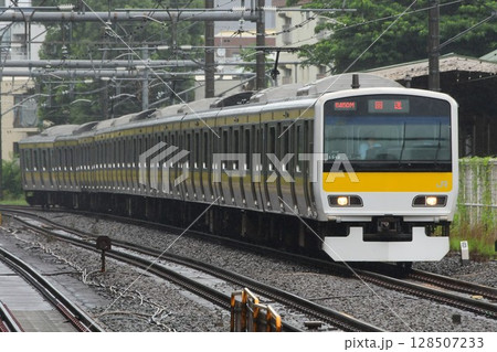 山手貨物線を走るE231系500番台ミツA518編成　東京総合車両センター入場 128507233