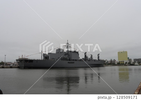 ましゅう型補給艦 128509171