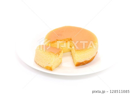 チーズケーキ　カット　断面　明るい背景 128511085