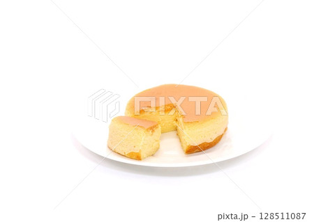 チーズケーキ　カット　断面　明るい背景 128511087