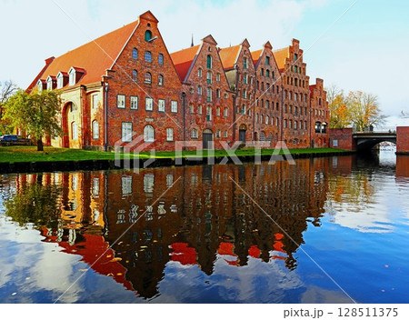 ドイツ・リューベック、塩の倉庫 ドイツ・リューベック、塩の倉庫 128511375