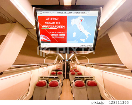 イタリア高速鉄道・フレッチャロッサETR500　車内モニター 128511396