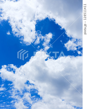 青い空白い雲 128511411