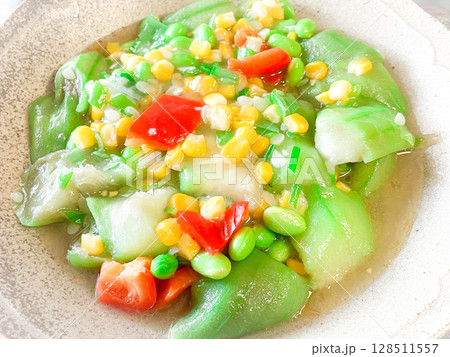 中国家庭料理・丝瓜炒毛豆（ヘチマと枝豆の中華炒め煮） 128511557