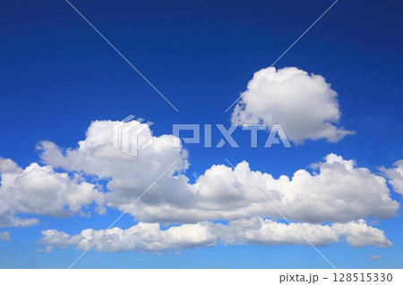 夏の空（夏イメージ・背景素材） 128515330