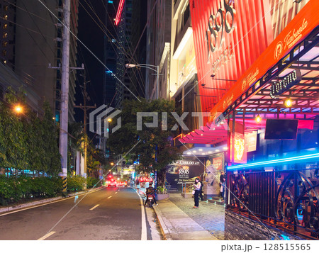 躍動するフィリピン - 賑わうマニラ・カラヤアーン通りの夕景 都市景観(2025年6月) 躍動するフィリピン - 賑わうマニラ・カラヤアーン通りの夕景 都市景観(2025年6月) 128515565