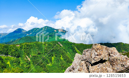 夏の妙高山登山(北峰頂上から焼山・火打山方面の眺め) 夏の妙高山登山(北峰頂上から焼山・火打山方面の眺め) 128515653