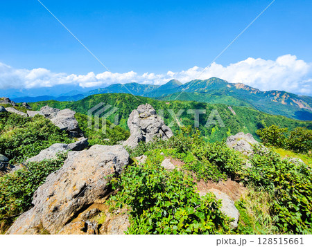 夏の妙高山登山(北峰頂上から焼山・火打山方面の眺め) 夏の妙高山登山(北峰頂上から焼山・火打山方面の眺め) 128515661