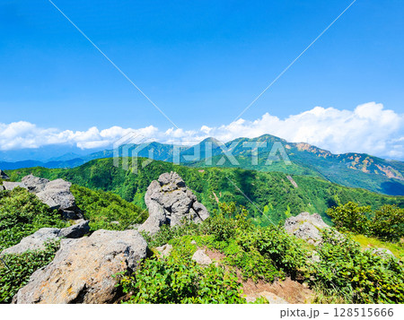 夏の妙高山登山(北峰頂上から焼山・火打山方面の眺め) 夏の妙高山登山(北峰頂上から焼山・火打山方面の眺め) 128515666