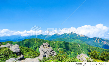 夏の妙高山登山(北峰頂上から焼山・火打山方面の眺め) 夏の妙高山登山(北峰頂上から焼山・火打山方面の眺め) 128515667