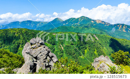 夏の妙高山登山(北峰頂上から焼山・火打山方面の眺め) 夏の妙高山登山(北峰頂上から焼山・火打山方面の眺め) 128515673