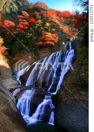 【茨城県】袋田の滝の紅葉 【茨城県】袋田の滝の紅葉 128515751