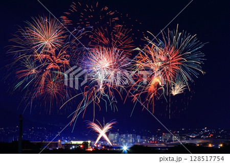 猪名川花火大会(兵庫県川西市)(大阪府池田市) 猪名川花火大会(兵庫県川西市)(大阪府池田市) 128517754