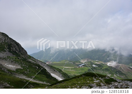 立山・室堂 雄山の夏景色 立山・室堂 雄山の夏景色 128518318
